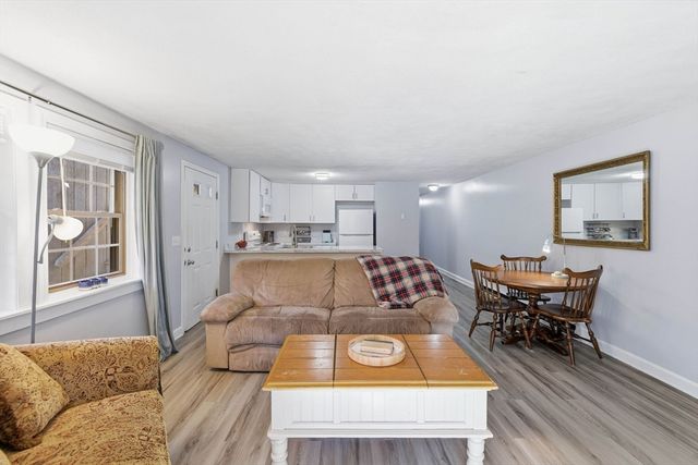 35 Ashumet Rd 14A, Mashpee, MA 02649