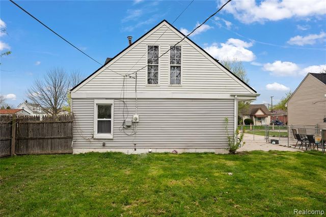 25181 Lawn Street, Roseville, MI 48066