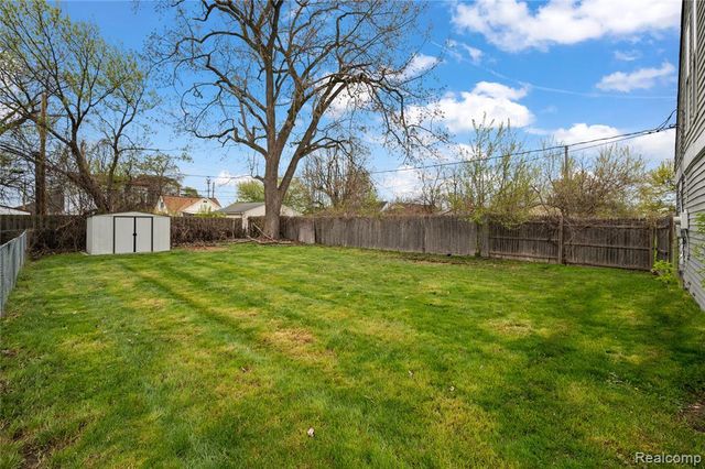 25181 Lawn Street, Roseville, MI 48066