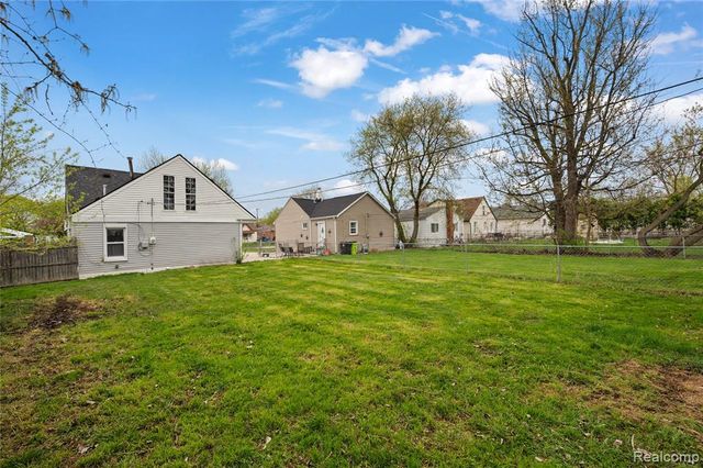 25181 Lawn Street, Roseville, MI 48066