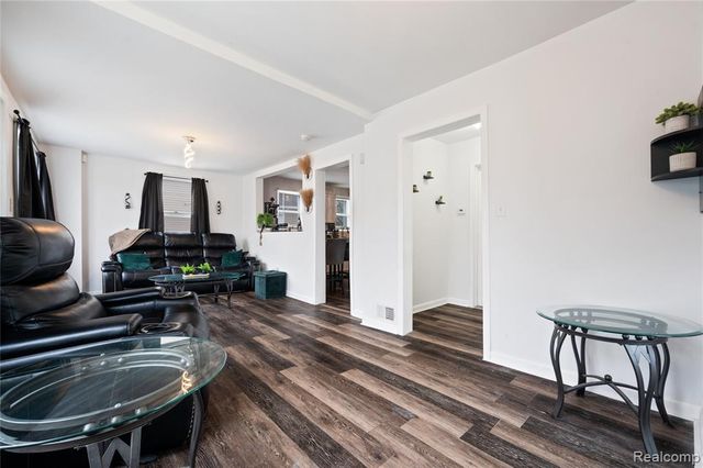 25181 Lawn Street, Roseville, MI 48066