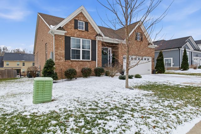 2015 Hedgelawn Dr, Lebanon, TN 37090