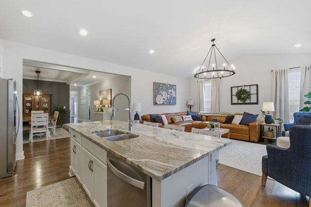 2015 Hedgelawn Dr, Lebanon, TN 37090