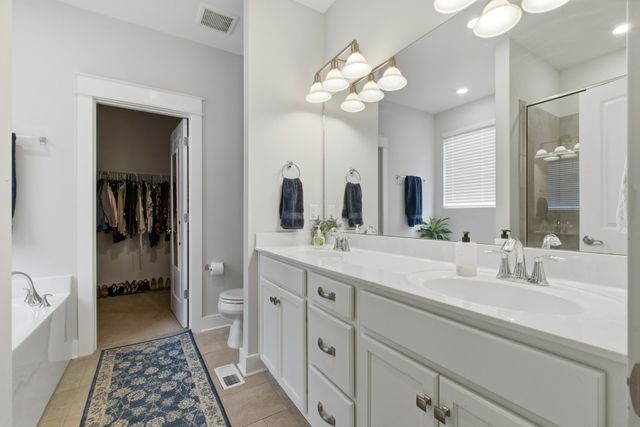 2015 Hedgelawn Dr, Lebanon, TN 37090