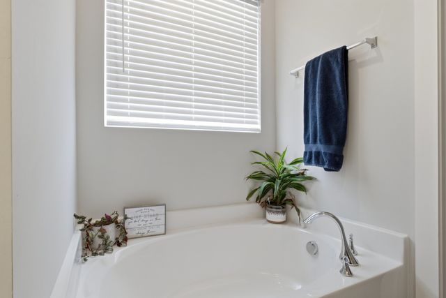 2015 Hedgelawn Dr, Lebanon, TN 37090