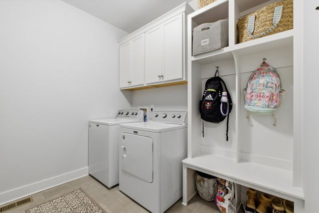 2015 Hedgelawn Dr, Lebanon, TN 37090