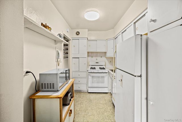 125-10 Queens Boulevard 716, Kew Gardens, NY 11415