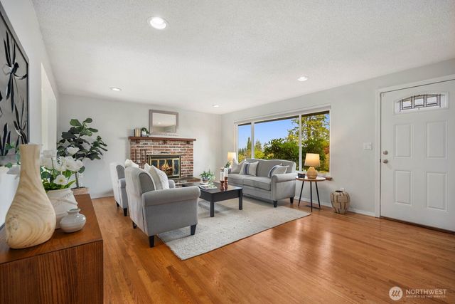 617 SW 299th Street, Federal Way, WA 98023