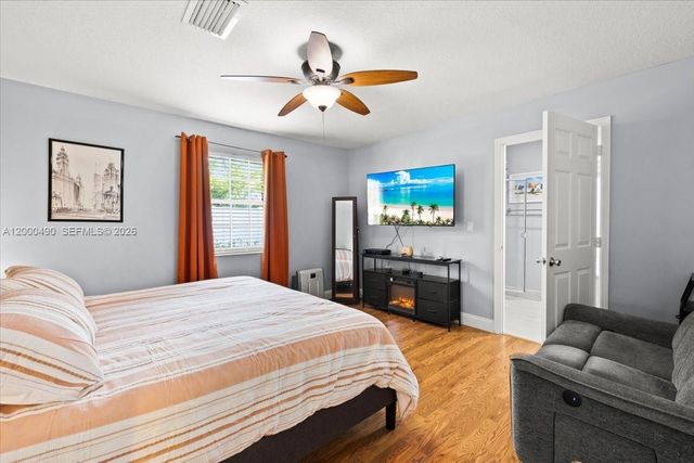 600 SW 67th Ave, Pembroke Pines, FL 33023