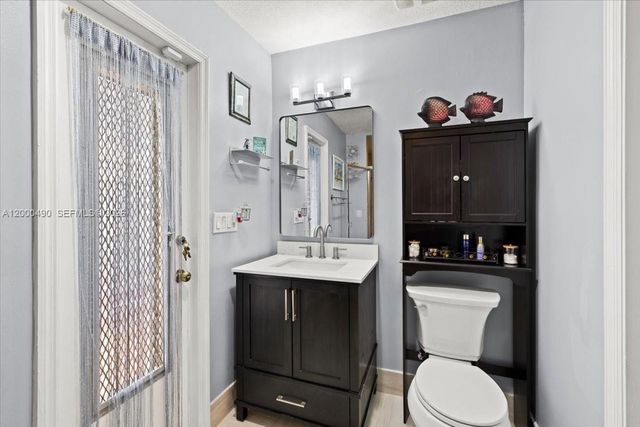 600 SW 67th Ave, Pembroke Pines, FL 33023