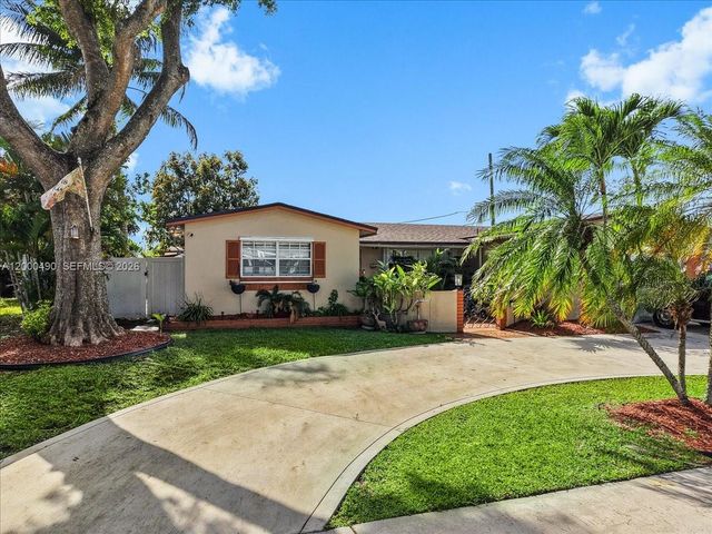 600 SW 67th Ave, Pembroke Pines, FL 33023