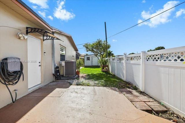 600 SW 67th Ave, Pembroke Pines, FL 33023