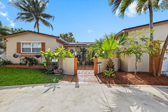 600 SW 67th Ave, Pembroke Pines, FL 33023