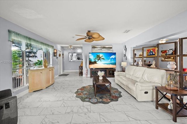 600 SW 67th Ave, Pembroke Pines, FL 33023