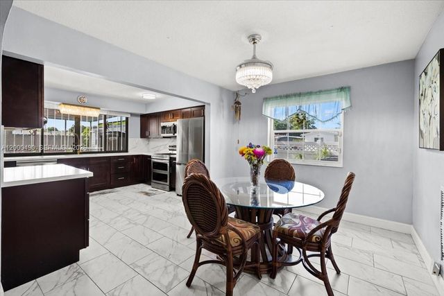 600 SW 67th Ave, Pembroke Pines, FL 33023