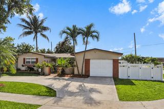 600 SW 67th Ave, Pembroke Pines, FL 33023
