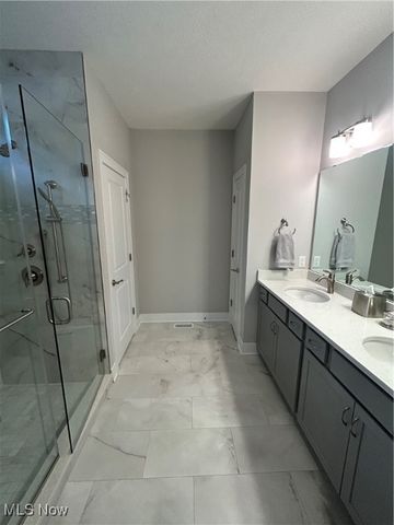 7432 Villa Ridge, Chagrin Falls, OH 44023