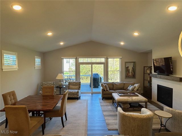 7432 Villa Ridge, Chagrin Falls, OH 44023