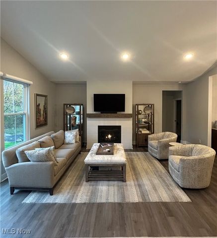 7432 Villa Ridge, Chagrin Falls, OH 44023