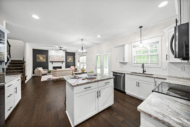 1333 Morning Star Dr, Clarksville, TN 37042