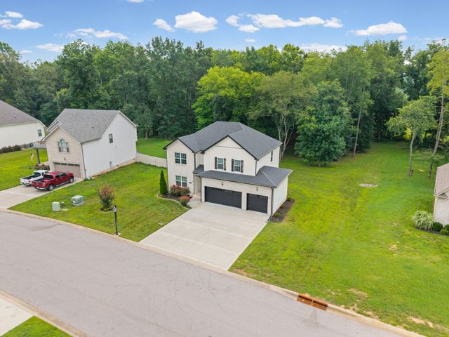 1333 Morning Star Dr, Clarksville, TN 37042