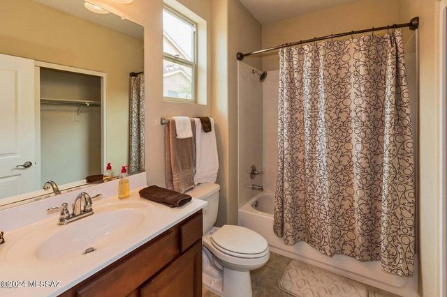 60065 E Arroyo Vista Drive, Oracle, AZ 85623