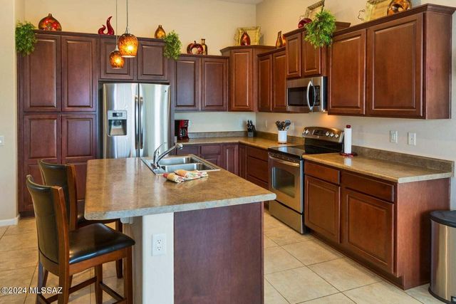 60065 E Arroyo Vista Drive, Oracle, AZ 85623