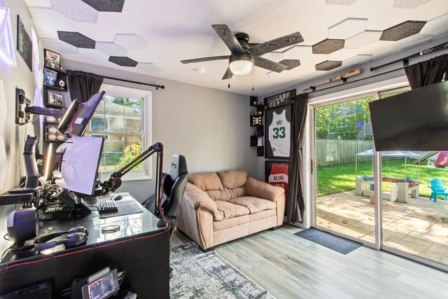 423 S 4th Avenue, Libertyville, IL 60048