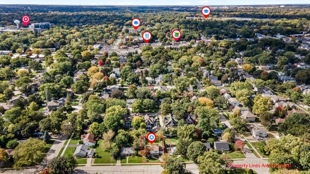 423 S 4th Avenue, Libertyville, IL 60048