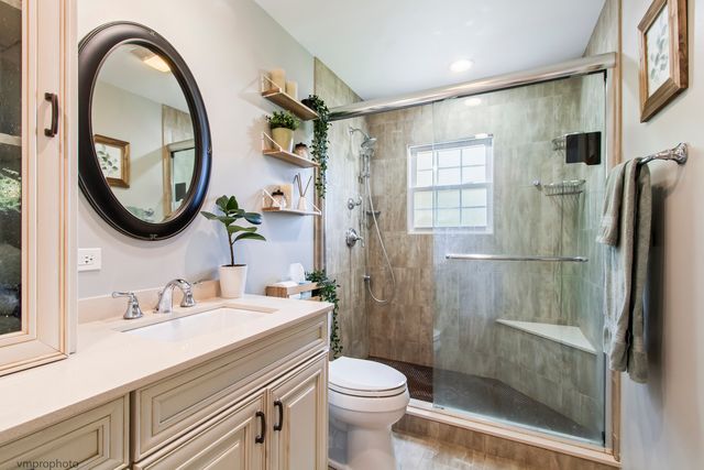 423 S 4th Avenue, Libertyville, IL 60048