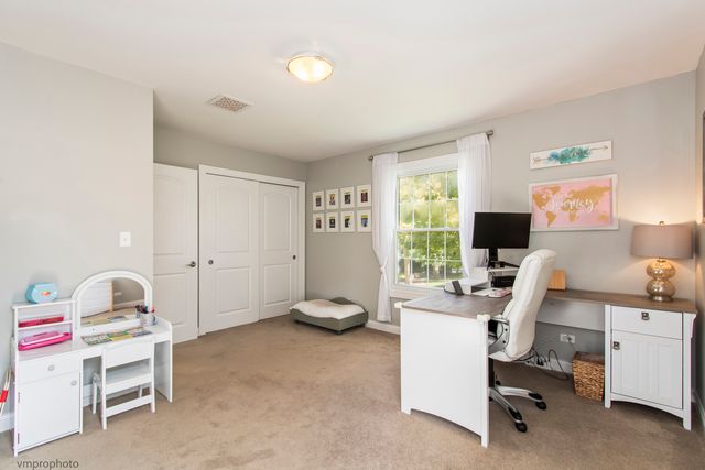 423 S 4th Avenue, Libertyville, IL 60048