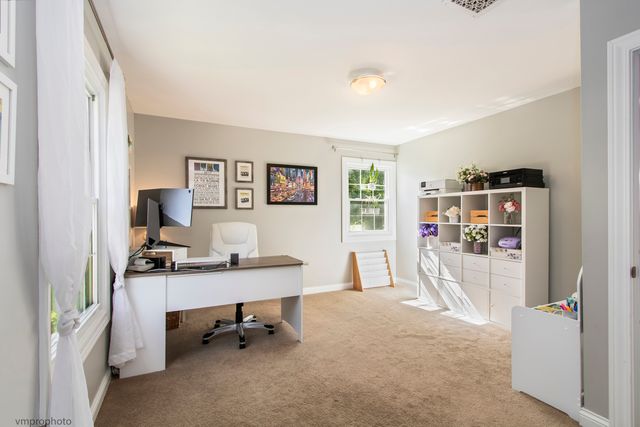 423 S 4th Avenue, Libertyville, IL 60048