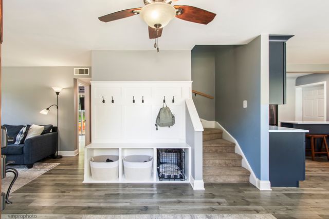 423 S 4th Avenue, Libertyville, IL 60048