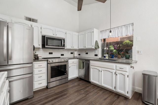 5201 W Griffith Way, Fresno, CA 93722