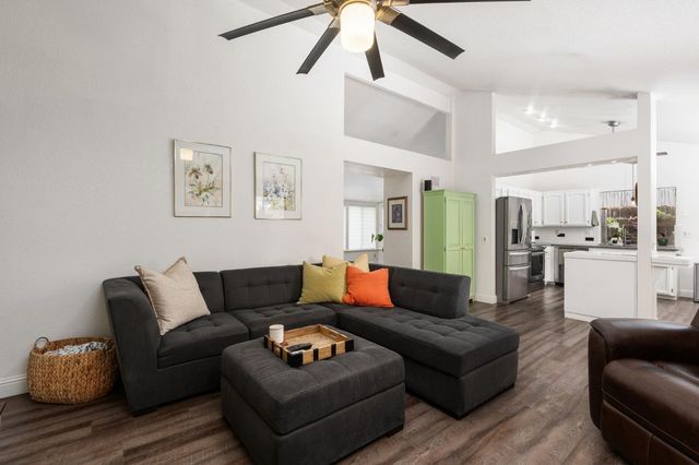 5201 W Griffith Way, Fresno, CA 93722