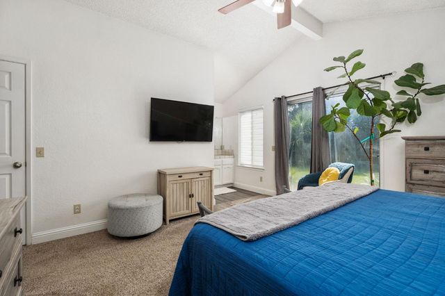 5201 W Griffith Way, Fresno, CA 93722