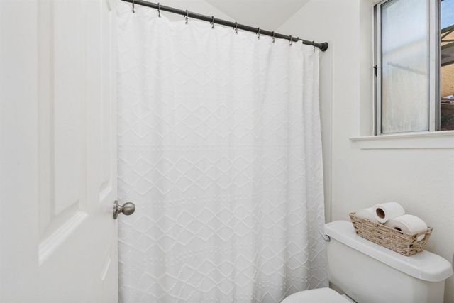 5201 W Griffith Way, Fresno, CA 93722