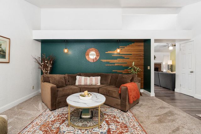 5201 W Griffith Way, Fresno, CA 93722