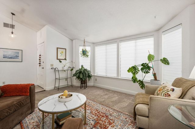 5201 W Griffith Way, Fresno, CA 93722