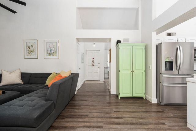 5201 W Griffith Way, Fresno, CA 93722