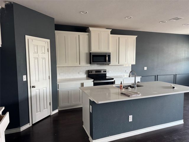 333 Capstone RD, Liberty Hill, TX 78642