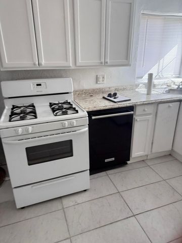 403 Aspen Avenue NE, Albuquerque, NM 87102