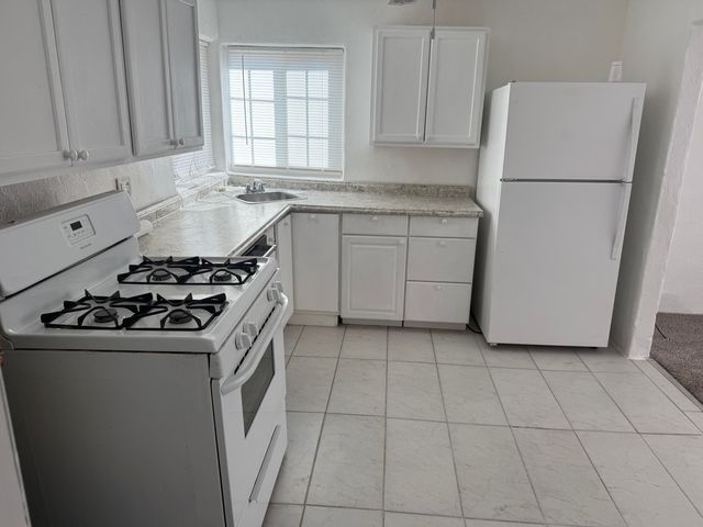 403 Aspen Avenue NE, Albuquerque, NM 87102