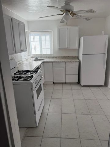 403 Aspen Avenue NE, Albuquerque, NM 87102