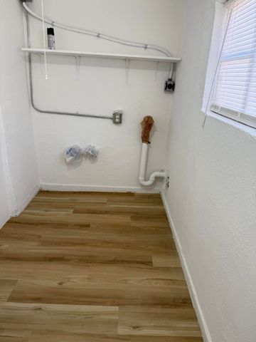 403 Aspen Avenue NE, Albuquerque, NM 87102