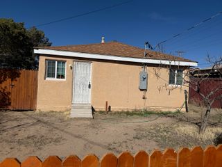 403 Aspen Avenue NE, Albuquerque, NM 87102