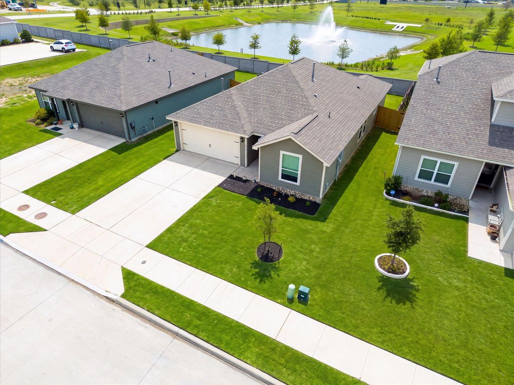 13511 Granite Park Road, Ponder, TX 76259 — photo 2
