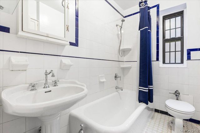 105 Garth Road 4H, Scarsdale, NY 10583