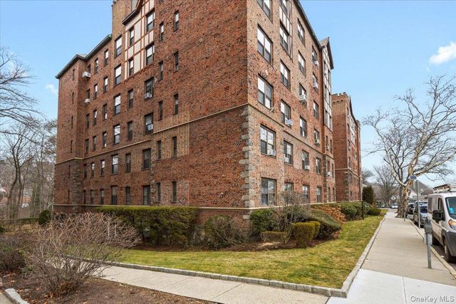 105 Garth Road 4H, Scarsdale, NY 10583