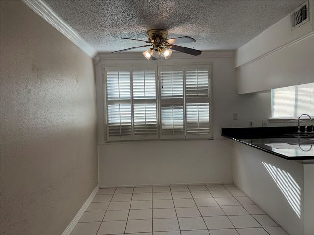 7714 Renwick Drive G4, Houston, TX 77081